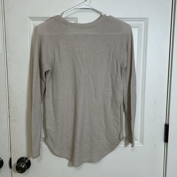 American Eagle Outfitters soft and sexy plush Tan shirt size XS long sleeve top - Picture 3 of 5